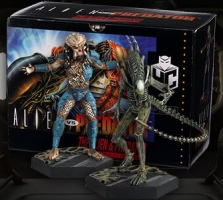 2 Figurines Alien VS Predator (16-20cm) - EagleMoss boite collector retro